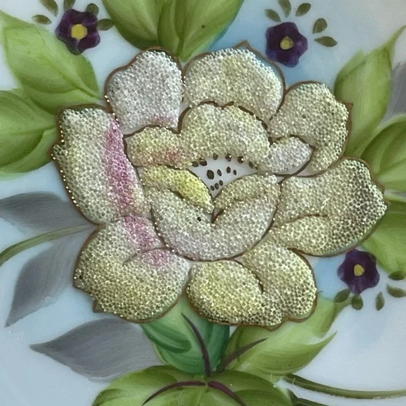 Vintage 3D rose plate 6" - Picture 3 of 12